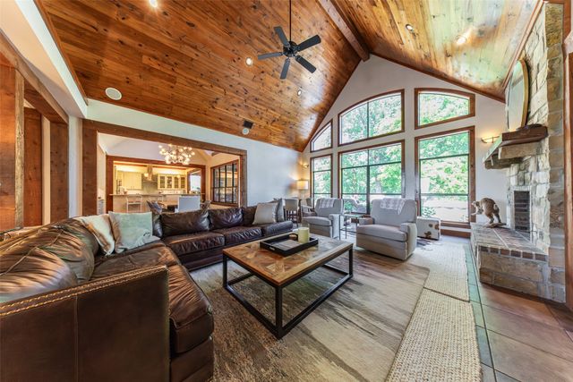 1281 County Road 3113, Jacksonville, TX 75766