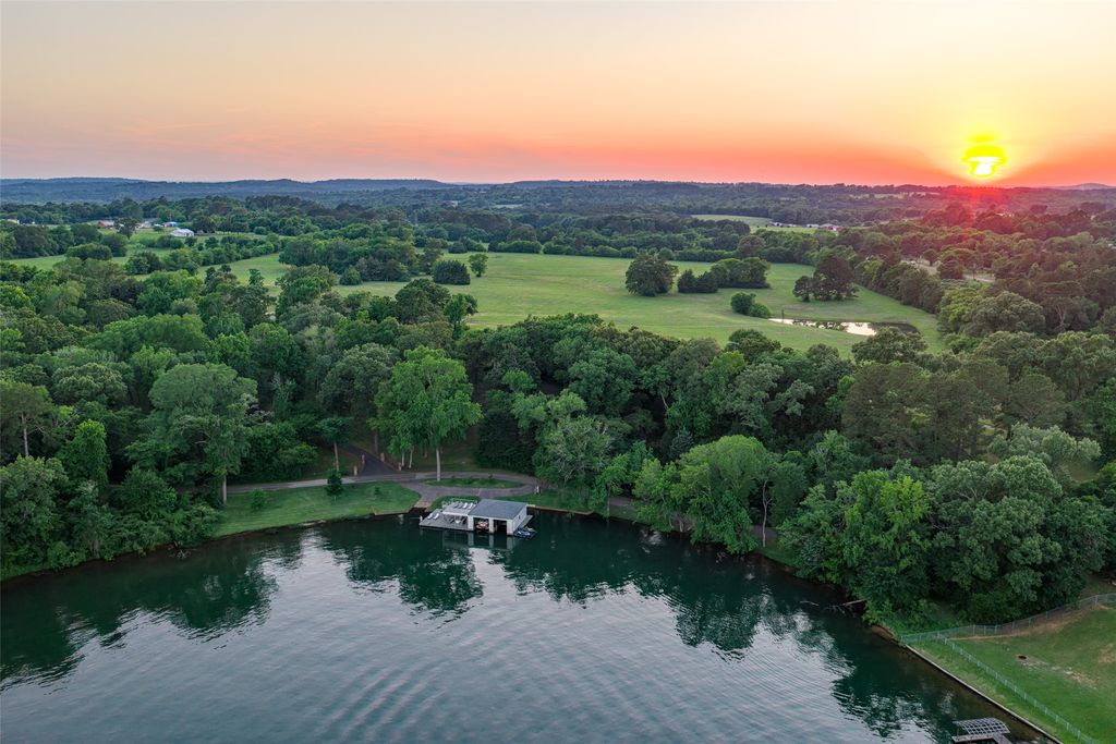 1281 County Road 3113, Jacksonville, TX 75766