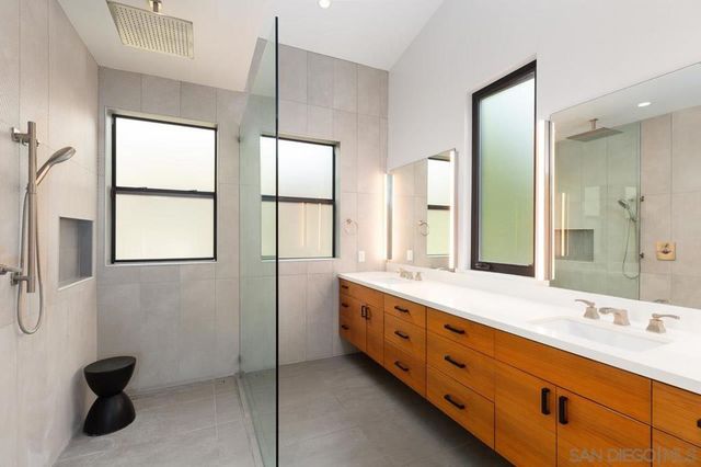 9455 Poole Street, La Jolla, CA 92037