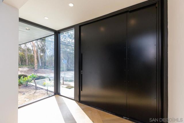 9455 Poole Street, La Jolla, CA 92037