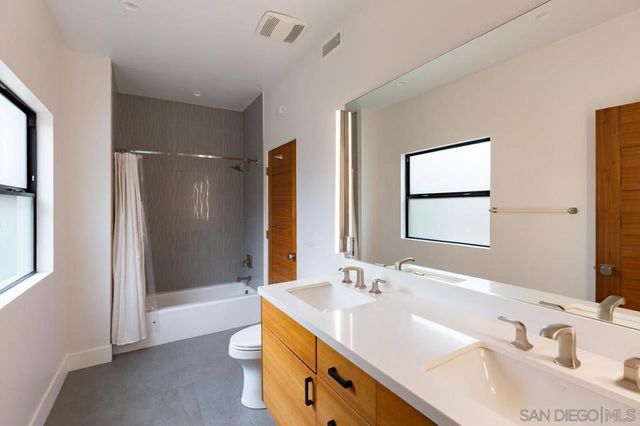 9455 Poole Street, La Jolla, CA 92037