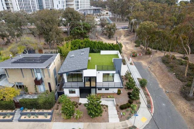 9455 Poole Street, La Jolla, CA 92037