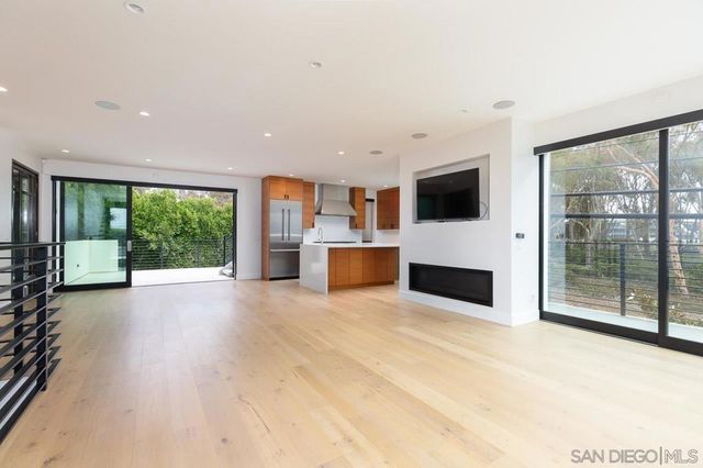 9455 Poole Street, La Jolla, CA 92037