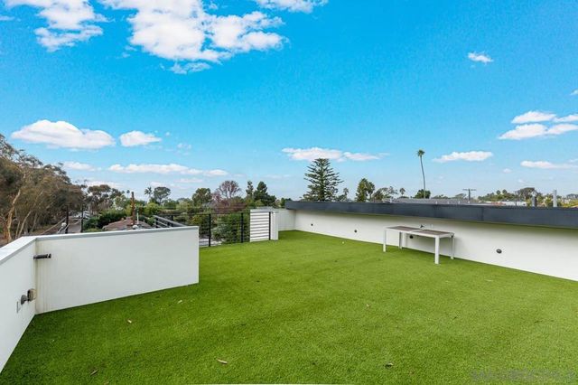 9455 Poole Street, La Jolla, CA 92037