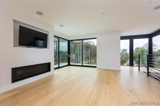 9455 Poole Street, La Jolla, CA 92037