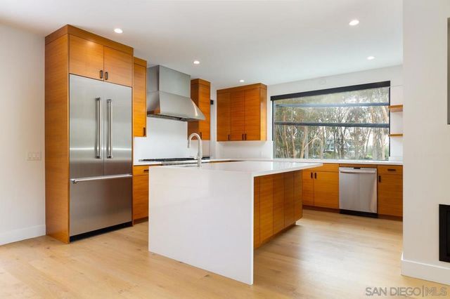 9455 Poole Street, La Jolla, CA 92037