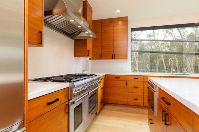 9455 Poole Street, La Jolla, CA 92037