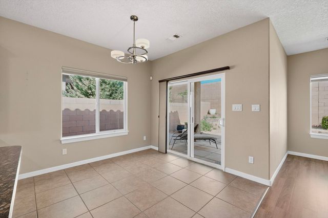 425 Paseo Vista Loop NE, Rio Rancho, NM 87124