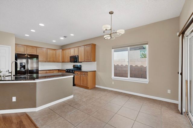 425 Paseo Vista Loop NE, Rio Rancho, NM 87124