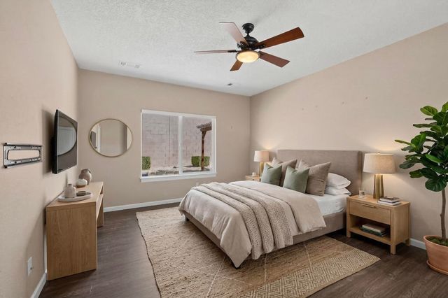 425 Paseo Vista Loop NE, Rio Rancho, NM 87124