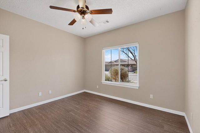 425 Paseo Vista Loop NE, Rio Rancho, NM 87124
