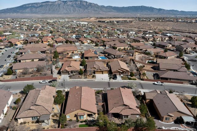 425 Paseo Vista Loop NE, Rio Rancho, NM 87124