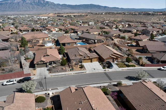 425 Paseo Vista Loop NE, Rio Rancho, NM 87124