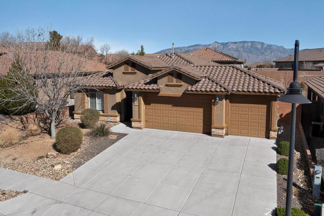 425 Paseo Vista Loop NE, Rio Rancho, NM 87124