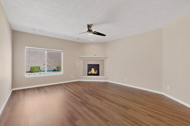 425 Paseo Vista Loop NE, Rio Rancho, NM 87124