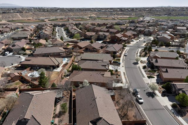 425 Paseo Vista Loop NE, Rio Rancho, NM 87124