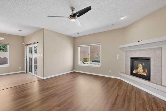 425 Paseo Vista Loop NE, Rio Rancho, NM 87124