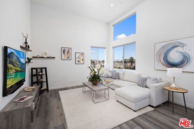 1055 S Serrano Avenue 505, Los Angeles, CA 90006