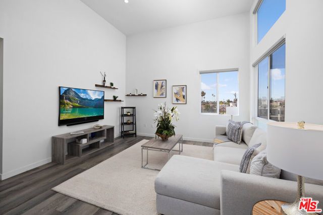 1055 S Serrano Avenue 505, Los Angeles, CA 90006