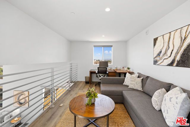 1055 S Serrano Avenue 505, Los Angeles, CA 90006