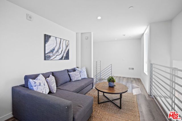 1055 S Serrano Avenue 505, Los Angeles, CA 90006