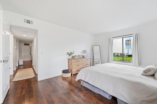 1109 Green Pine Boulevard G1, West Palm Beach, FL 33409