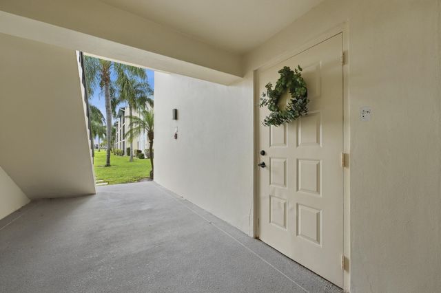 1109 Green Pine Boulevard G1, West Palm Beach, FL 33409