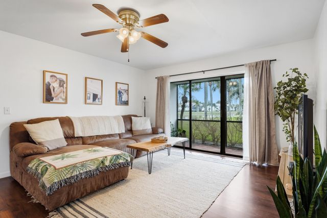 1109 Green Pine Boulevard G1, West Palm Beach, FL 33409