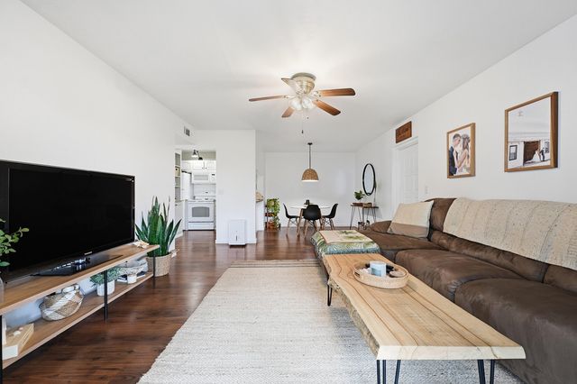 1109 Green Pine Boulevard G1, West Palm Beach, FL 33409