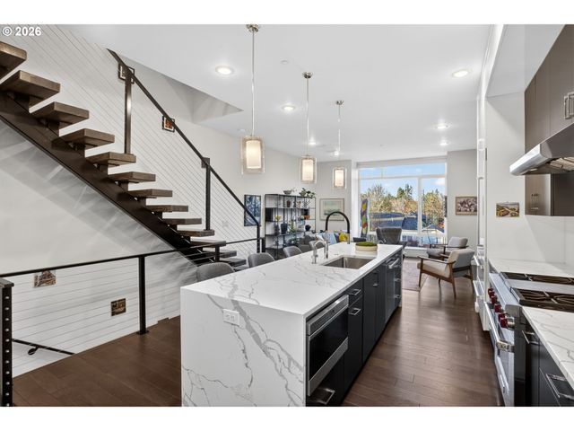 5248 Ne COUCH St, Portland, OR 97213