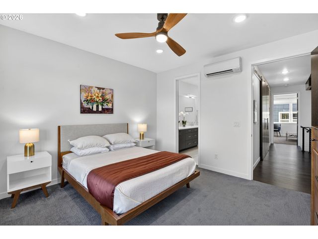 5248 Ne COUCH St, Portland, OR 97213