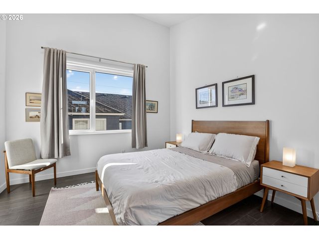 5248 Ne COUCH St, Portland, OR 97213