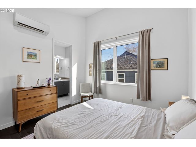 5248 Ne COUCH St, Portland, OR 97213