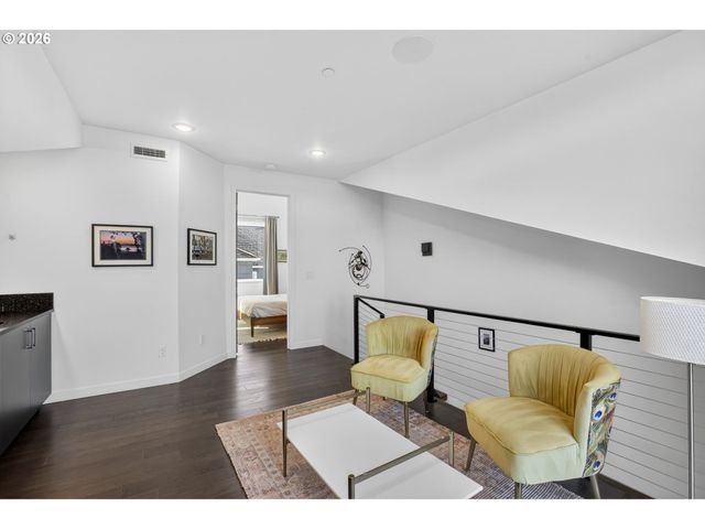 5248 Ne COUCH St, Portland, OR 97213