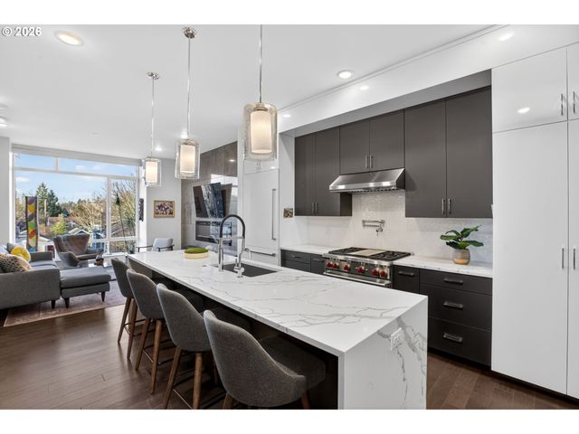 5248 Ne COUCH St, Portland, OR 97213