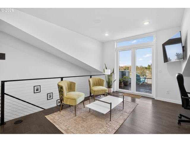 5248 Ne COUCH St, Portland, OR 97213