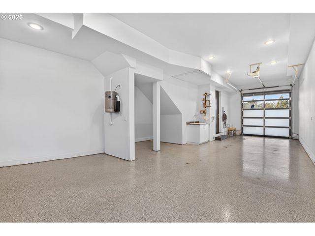 5248 Ne COUCH St, Portland, OR 97213