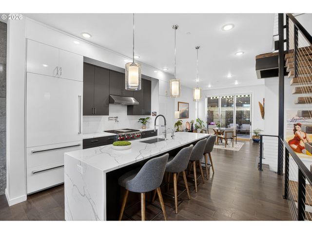 5248 Ne COUCH St, Portland, OR 97213