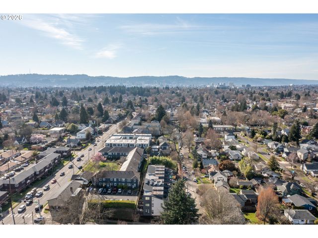 5248 Ne COUCH St, Portland, OR 97213