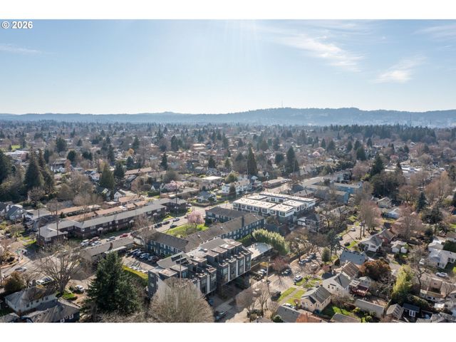 5248 Ne COUCH St, Portland, OR 97213