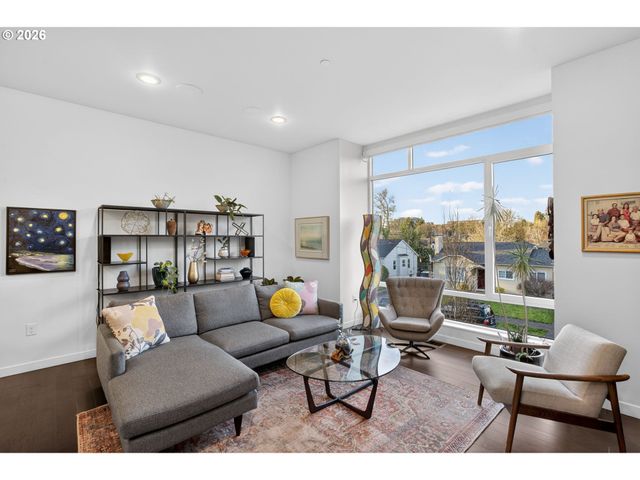 5248 Ne COUCH St, Portland, OR 97213