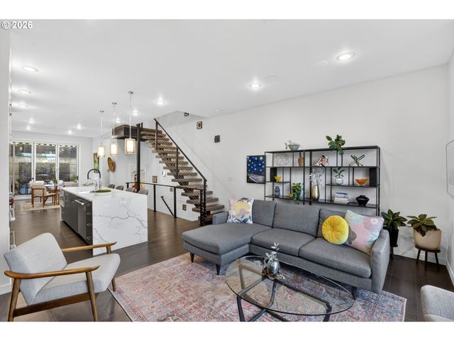 5248 Ne COUCH St, Portland, OR 97213