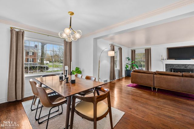 1101 Grayton Street, Grosse Pointe Park, MI 48230
