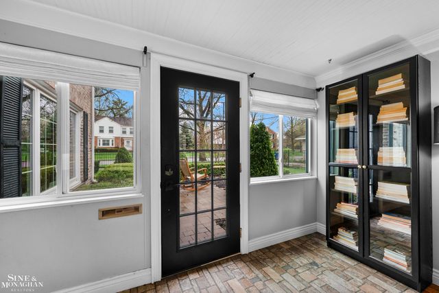 1101 Grayton Street, Grosse Pointe Park, MI 48230