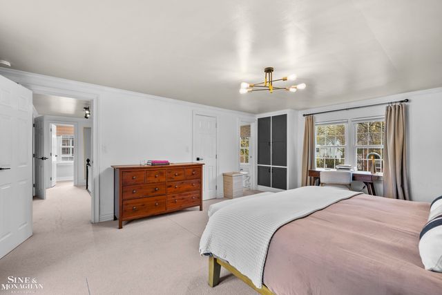1101 Grayton Street, Grosse Pointe Park, MI 48230