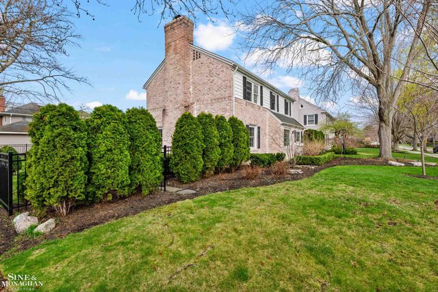 1101 Grayton Street, Grosse Pointe Park, MI 48230