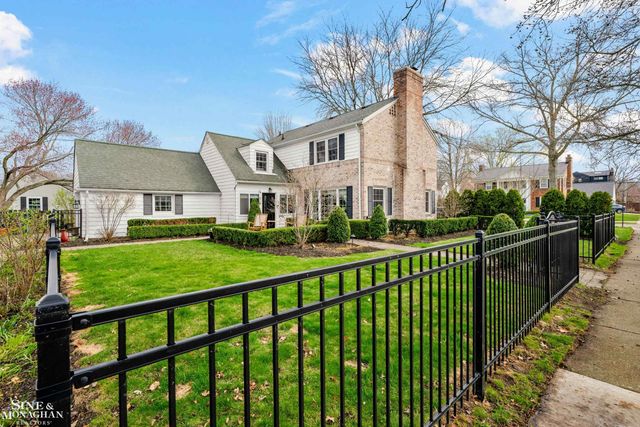 1101 Grayton Street, Grosse Pointe Park, MI 48230