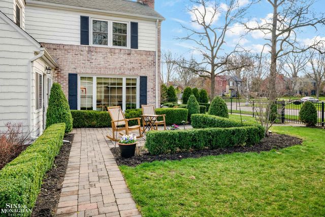 1101 Grayton Street, Grosse Pointe Park, MI 48230