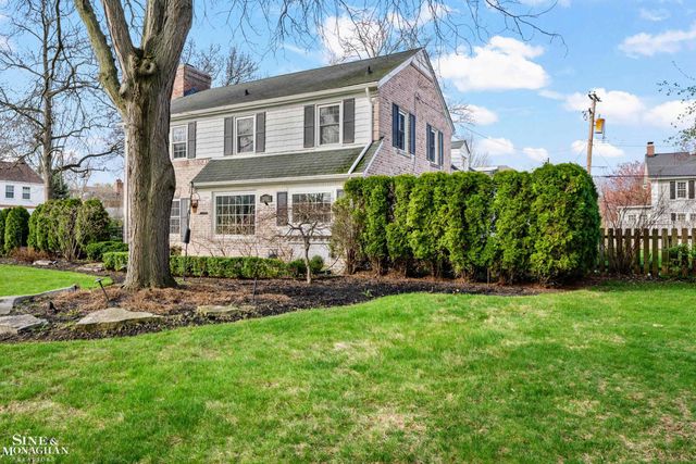 1101 Grayton Street, Grosse Pointe Park, MI 48230