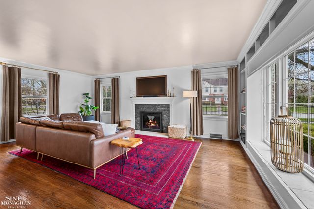 1101 Grayton Street, Grosse Pointe Park, MI 48230